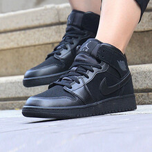 耐克Nike籃球鞋554724-050純黑武士 