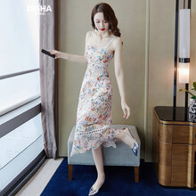 迪莎衣品（DISHAYIPIN） 碎花 繡花，露背，鏤空，印花，蕾絲，立體裝飾 連衣裙