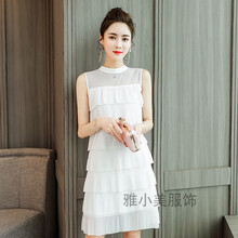 夏日聚會(huì)，吊帶裙打造優(yōu)雅小臉