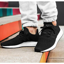 阿迪達斯（Adidas）跑步鞋CQ2894/星光紫 40