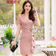 純色連衣裙，穿出你的優(yōu)雅美感