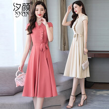 純色小白裙，打造優(yōu)雅女神范