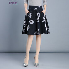 復(fù)古毛呢裙，打造優(yōu)雅小身材
