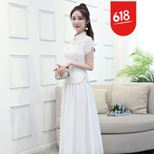 優(yōu)雅小白裙，打造氣質(zhì)女神范