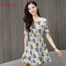 純色半身裙，打造百變女王范