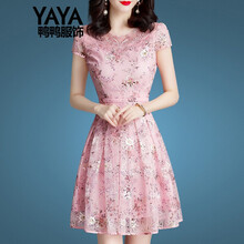 鴨鴨服飾（yaya） 碎花 印花 連衣裙