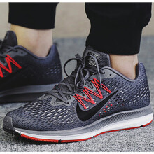 NIKE牛皮跑步鞋