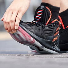 阿迪達(dá)斯（Adidas）籃球鞋EE3957黑+藍(lán) 