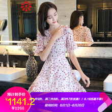 純色長(zhǎng)裙，打造優(yōu)雅女神