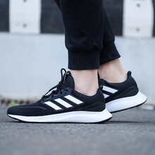 阿迪達斯（Adidas）跑步鞋F36201 