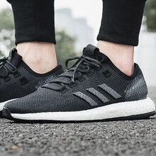 阿迪達斯（Adidas）跑步鞋B37805/boost中底 