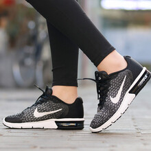 耐克（NIKE）跑步鞋852465-002 36，37.5，38.5，38，39，40，36.5