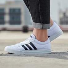 阿迪達(dá)斯（Adidas）籃球鞋AW3889 41