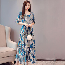 優(yōu)雅露肩裙，打造浪漫小仙女