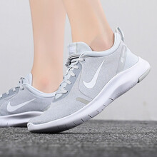 nike赤足跑鞋女