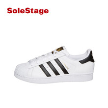 adidas板鞋白色 