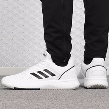 Adidas跑步鞋B96578/黑色 