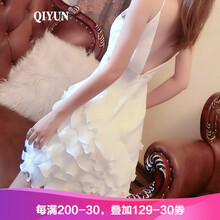 啟·韻（QIYUN） 純色 荷葉邊，露背，拉鏈，褶皺，木耳邊，立體裝飾 連衣裙