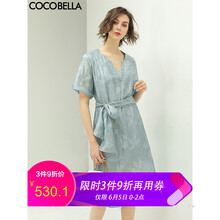 純色連衣裙，微胖妹子也能美美噠