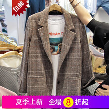 時(shí)尚短款牛仔褲，穿出你的魅力