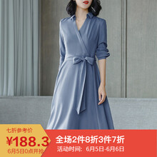 純色長袖連衣裙，打造優(yōu)雅女神
