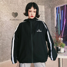 復古風(fēng)連衣裙，穿出優(yōu)雅范