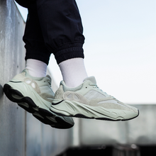 阿迪達(dá)斯（Adidas）跑步鞋EG7487 