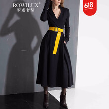 羅威奢品（ROWILUX） 純色 口袋，腰帶，紐扣 連衣裙
