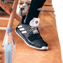 阿迪達(dá)斯（Adidas）籃球鞋黑色G54766 