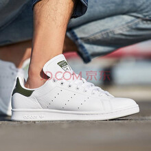 Adidas板鞋B41477 