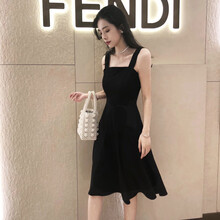 性感荷葉邊裙，打造優(yōu)雅小仙女