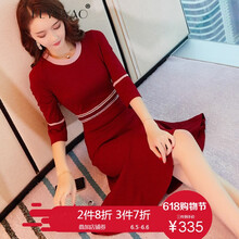 純色連衣裙，打造優(yōu)雅小姐姐