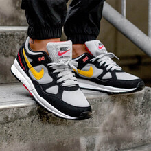 耐克（NIKE）跑步鞋黑灰AH8047-010 