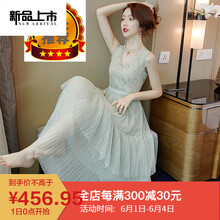 精致蕾絲連衣裙，打造優(yōu)雅女神范