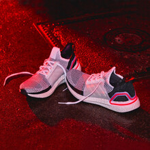 阿迪達(dá)斯（Adidas）跑步鞋B37705 40