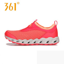 夏日網(wǎng)面跑步鞋