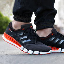 阿迪達(dá)斯（Adidas）跑步鞋黑色BB1842 