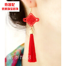 紅色線耳環(huán)