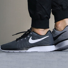 耐克（NIKE）跑步鞋921669-002 