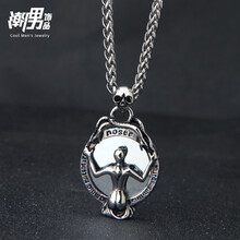 哥特項(xiàng)鏈女