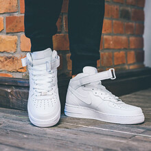 NIKE板鞋經(jīng)典全白中幫 