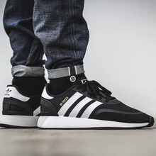 阿迪達(dá)斯（Adidas）跑步鞋CQ2337 