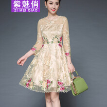 純色連衣裙，微胖女神的穿搭利器