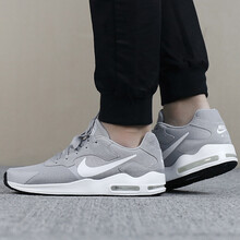 耐克(Nike)跑步鞋916768-001氣墊減震 40