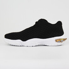 耐克（NIKE）籃球鞋男款黑白718948-002 42