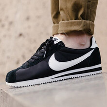 耐克Nike跑步鞋807472-011黑白特價 