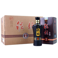 老友相聚，醇香白酒讓你少走彎路