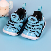 耐克（NIKE）跑步鞋834366-402   嬰童 35以下