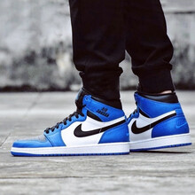 耐克（NIKE）籃球鞋AJ1消失飛翼小閃電332550-400 