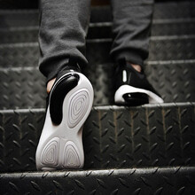 耐克（NIKE）跑步鞋908982-001 